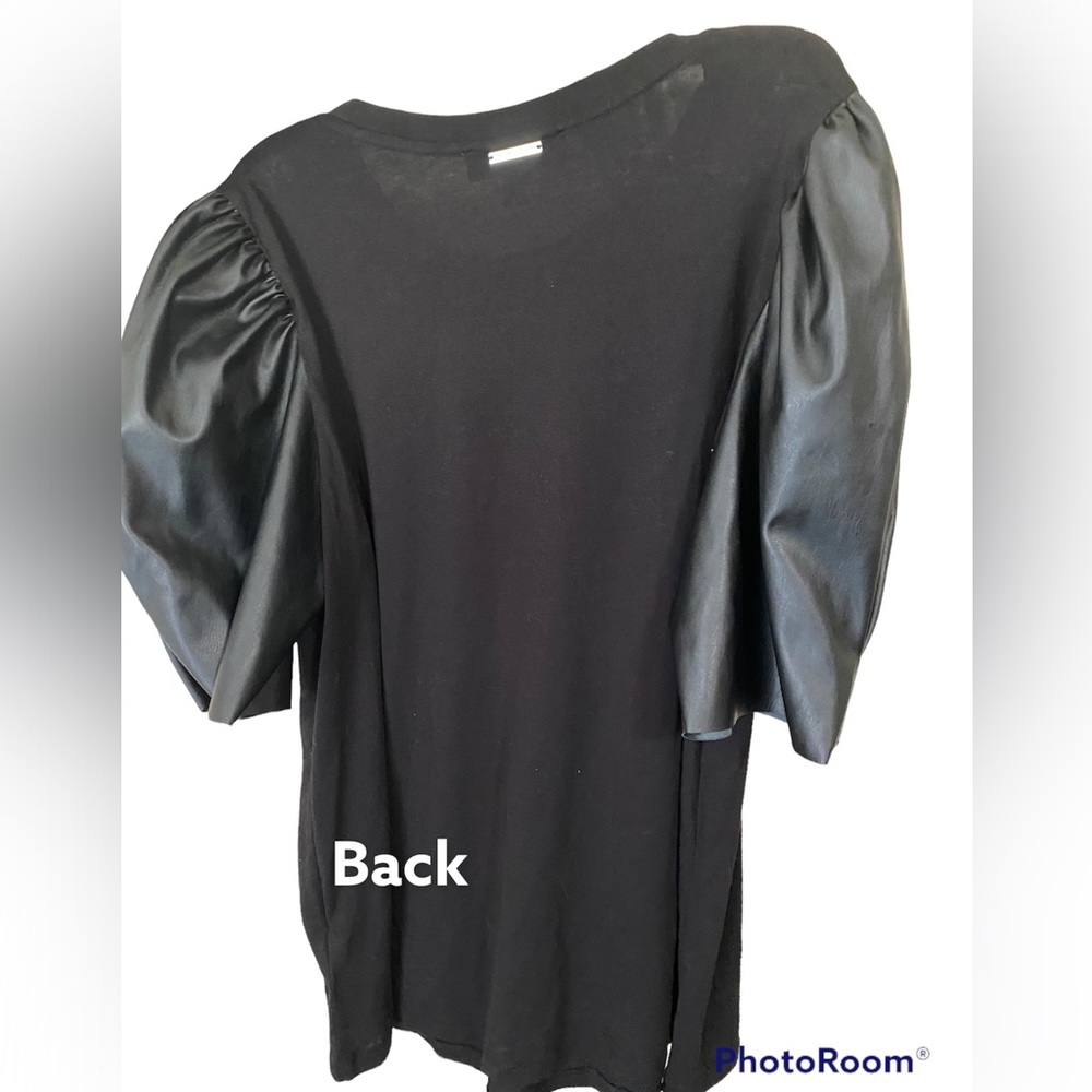 Micheal kors black blouse size 0X never wore excellent condition! Must have!